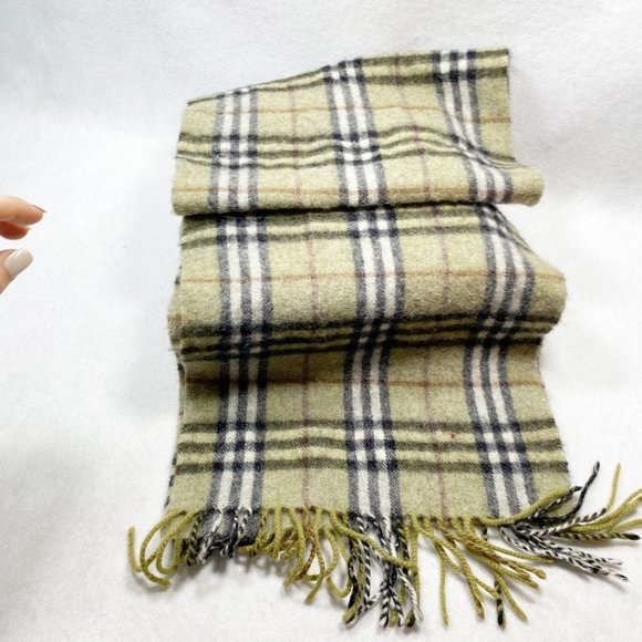 Antonio Ricci Couture Woolen Plaid Fringe Scarf - Picture 7 of 9